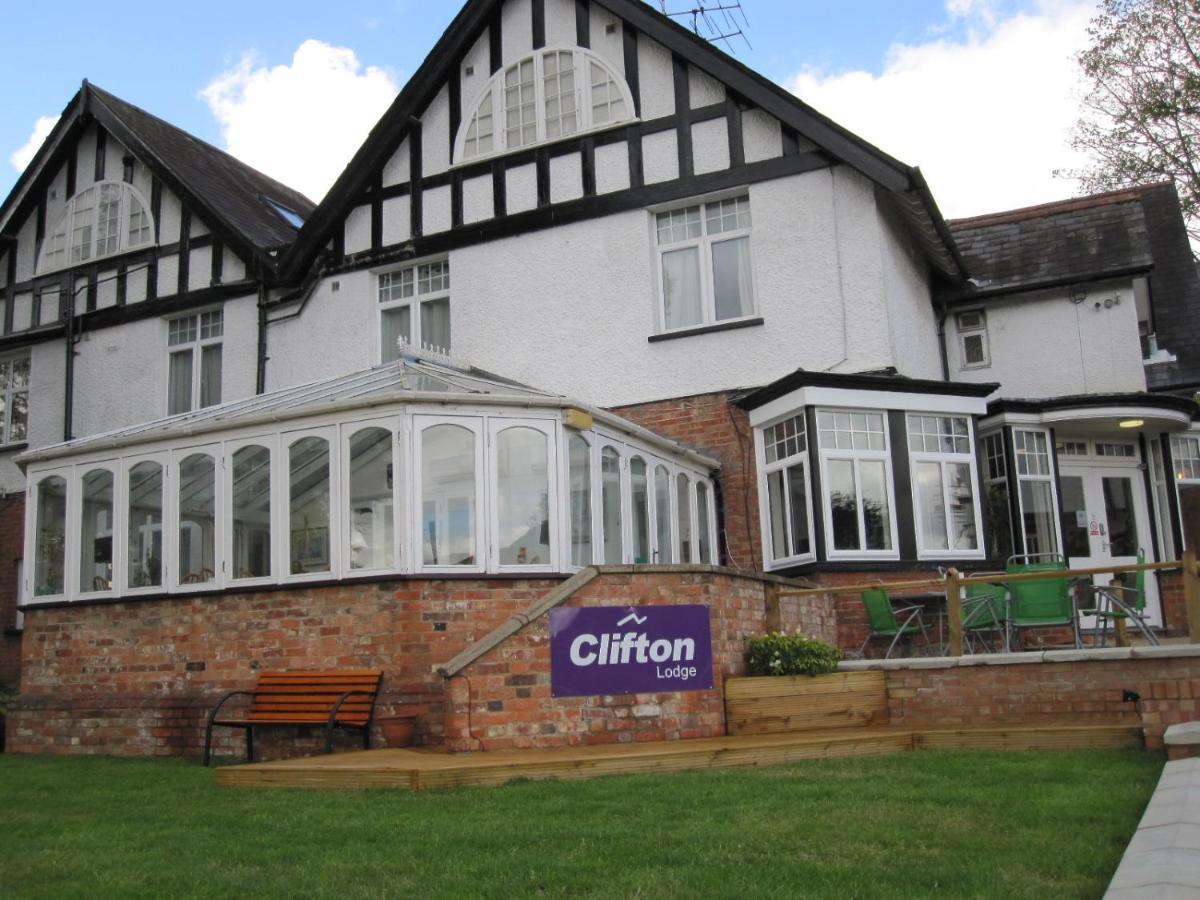Clifton Lodge Hotel High Wycombe Exterior photo